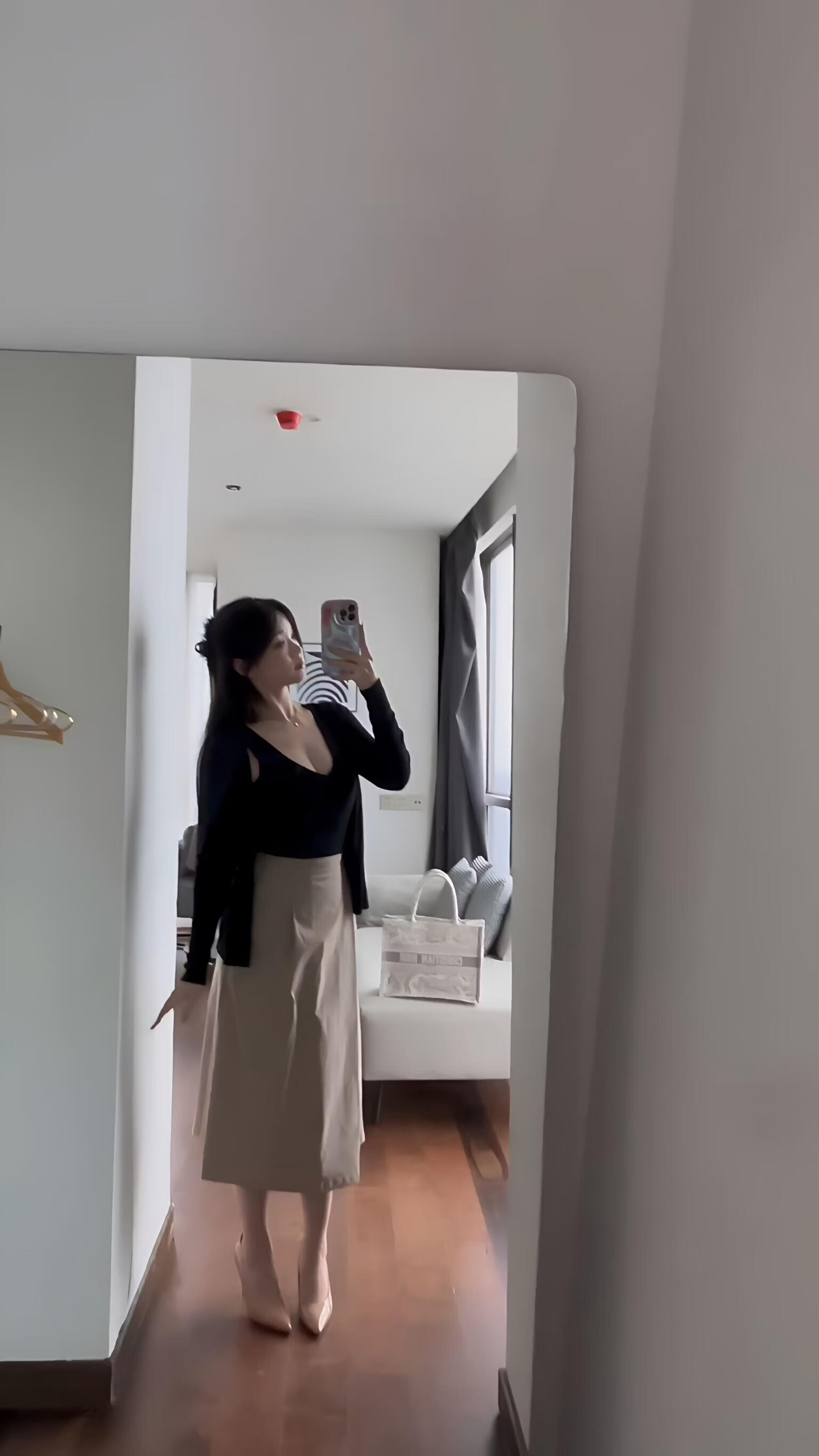 热门糖心VLOG极品女神水冰月视频